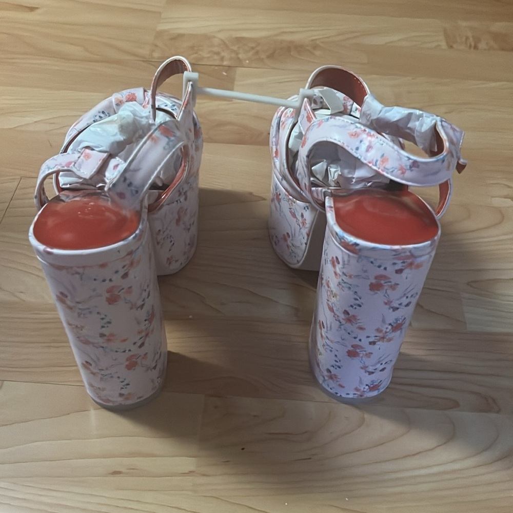 ‼️NWT‼️Dolls Kill X Sugar Thrillz Floral Platform Sandals Size 8 - Picture 8 of 8